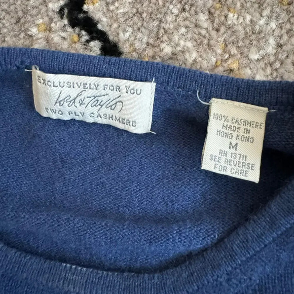 Lord & Taylor Men's Pullover Sweater Size M Blue 2-Ply 100% Cashmere Long Sleeve - Picture 2 of 5
